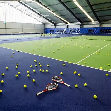 Tenis 4*